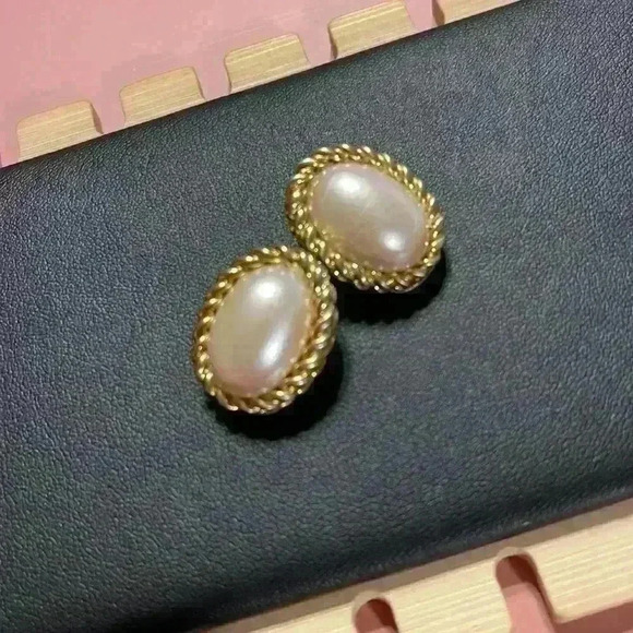 Dior Earrings Faux Pearl - Picture 5 of 5